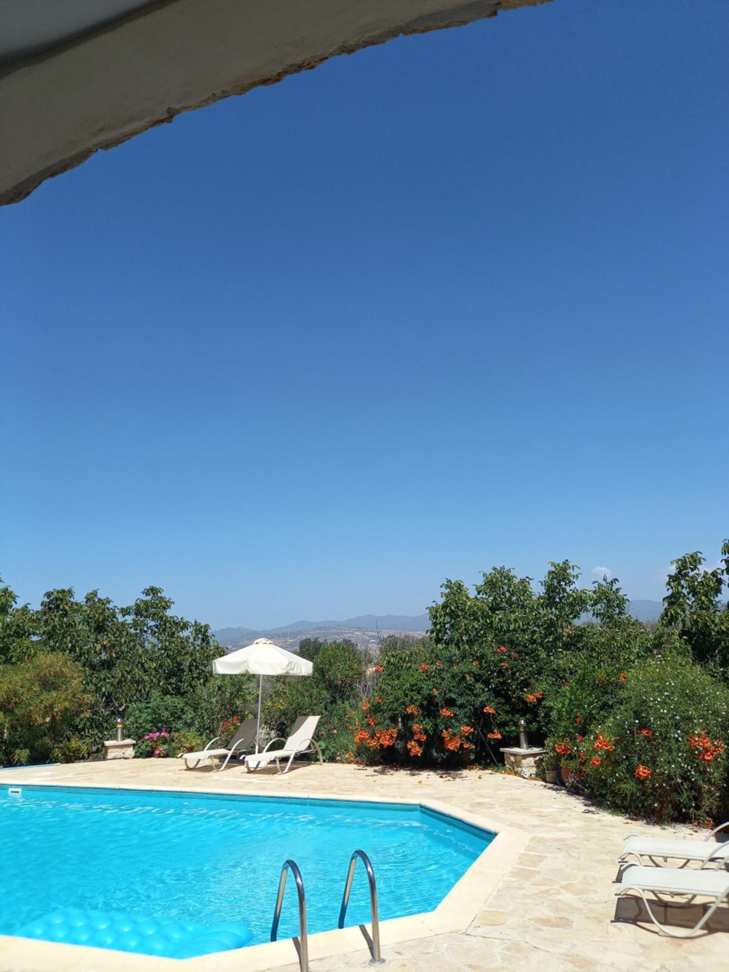 Villa Koumneni Pano Akourdalia Exterior photo